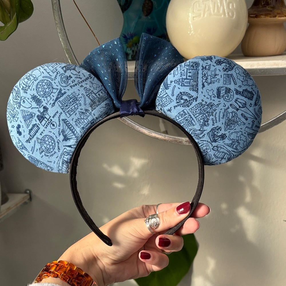 Disney Minnie Ears - Picture 4 of 5